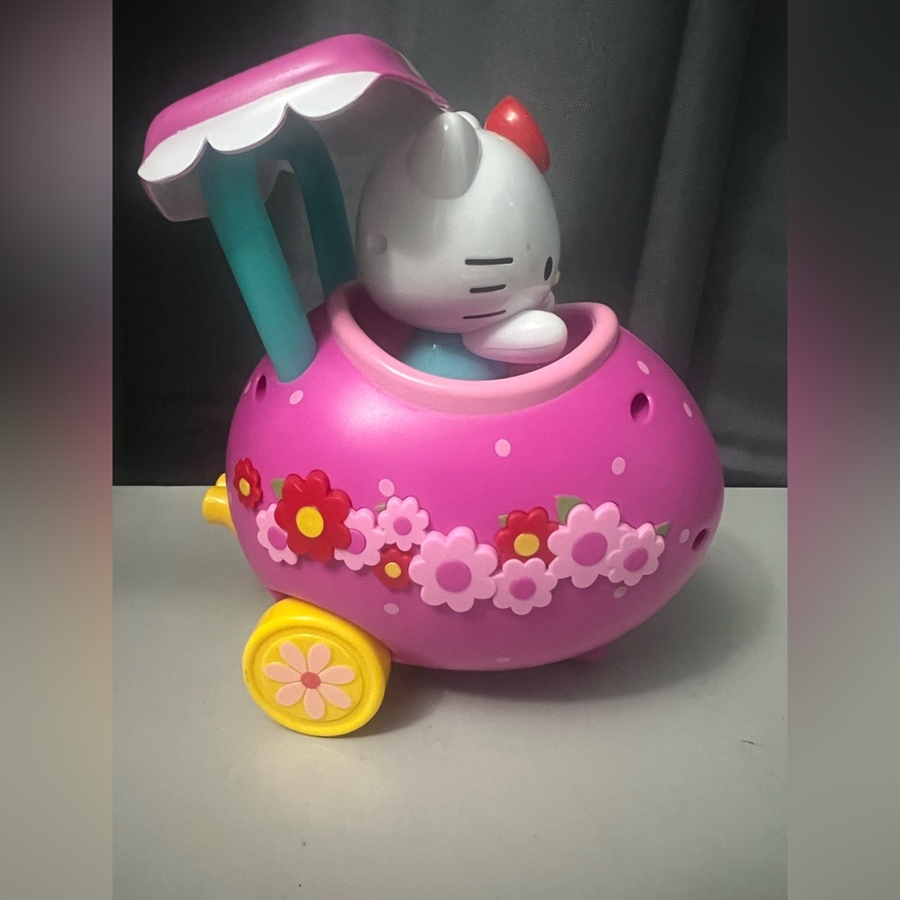 Hello Kitty Remote Control Flower Cart - Picture 3 of 3